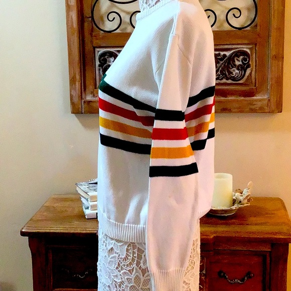 378 🌼EUC Brandy Melville Striped Sweater🌼 - Picture 4 of 6